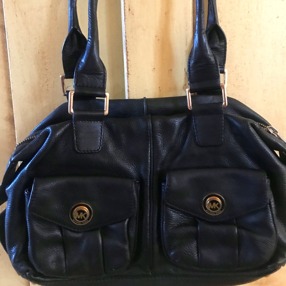 MICHAEL KORS BLACK LEATHER SATCHEL LIKE NEW